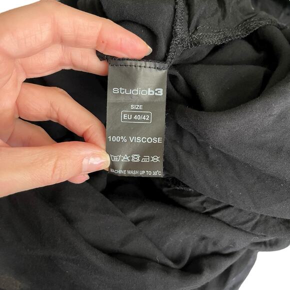 Studio B3 IT 40 / 42 Romper One Piece Black Thin Sleeveless Vneck Pockets - Picture 3 of 15